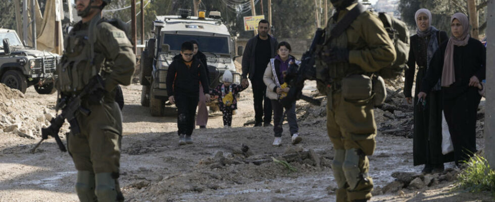 Hundreds of Palestinians leave Jenin on the third day of