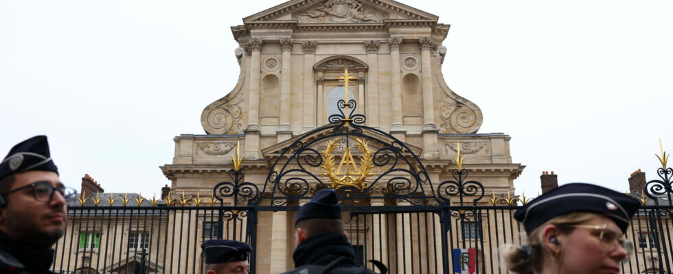 In tribute to Jean Marie Le Pen the security services mobilized