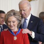 Joe Biden decorates 19 personalities and sends a message to