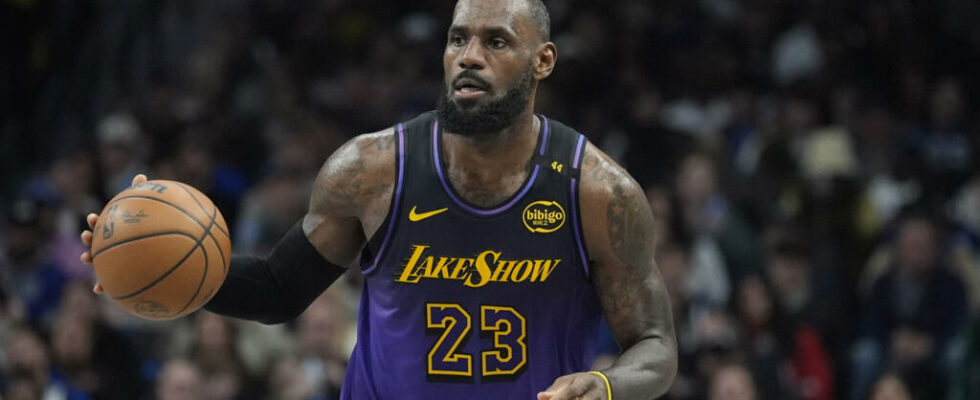 LeBron James 40 years old still powerful