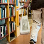 Libraries warn of fraudsters tricking the elderly