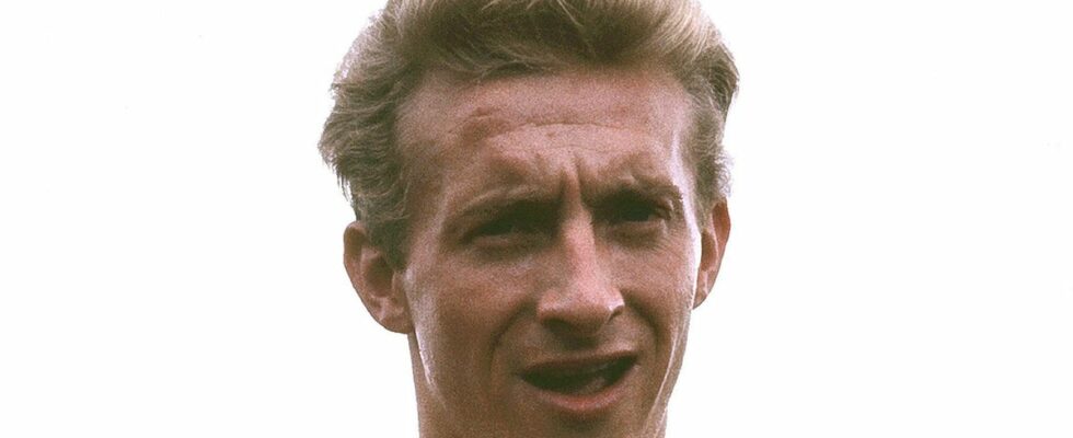 Manchester United legend Denis Law dead