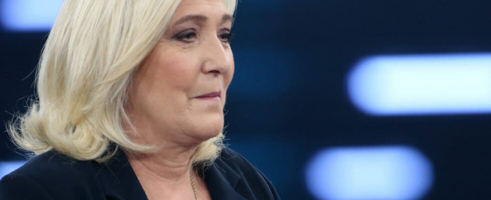 Marine Le Pen learned of her fathers death suddenly well