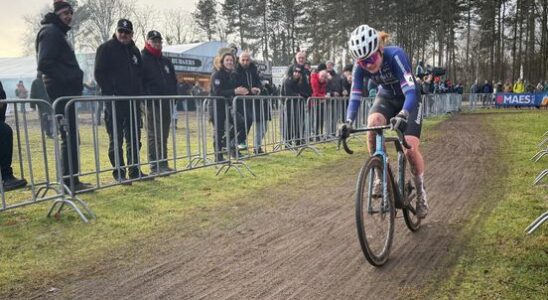 Puck Pieterse regains Dutch cyclo cross title