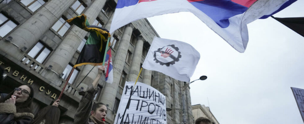 Serbia lawyers declare strike in support of anti corruption movement