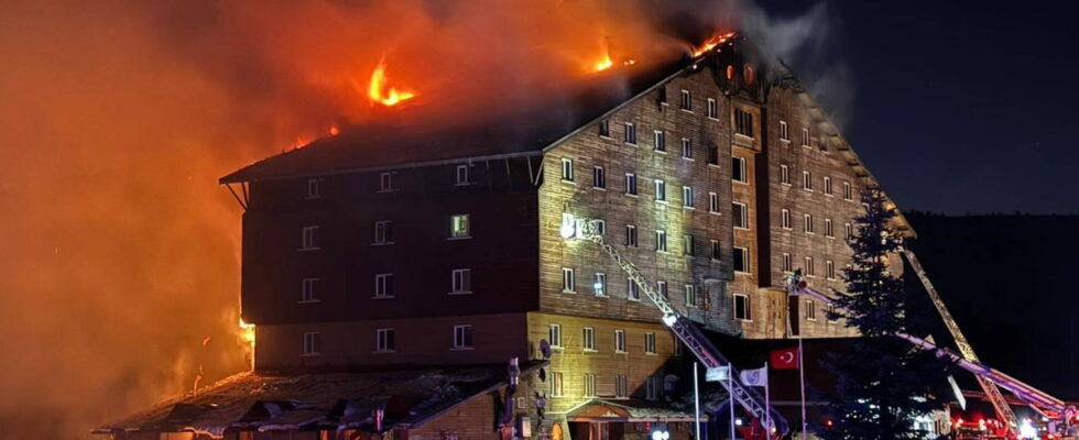 Some threw themselves into the void… Hotel fire in Turkiye