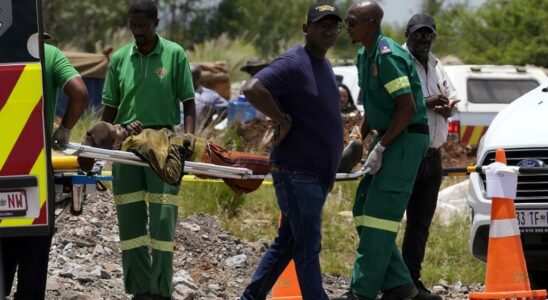 South Africa 78 bodies brought up from abandoned mine rescue