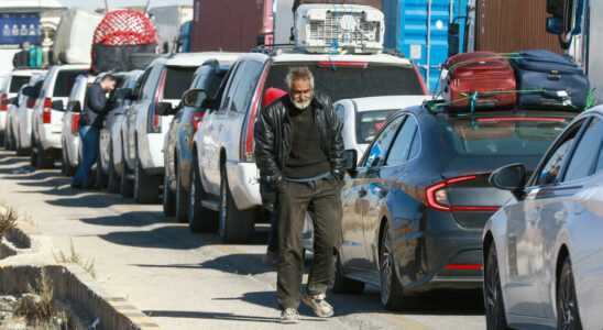 Syria on the border with Jordan refugees are impatient to