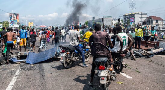 The Embassy of France attacked by demonstrators in Kinshasa