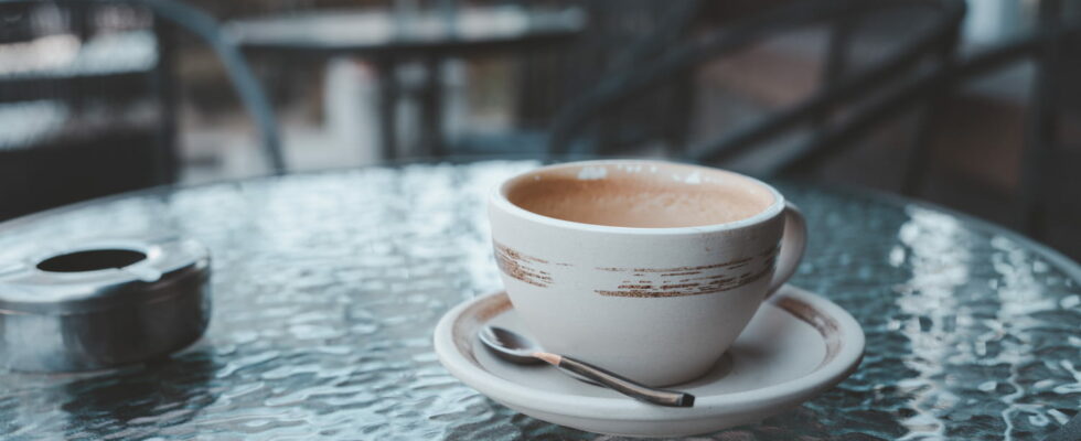 The saucer served with the coffee has a very specific