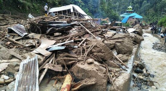 The terrible landslide took the lives of many people While