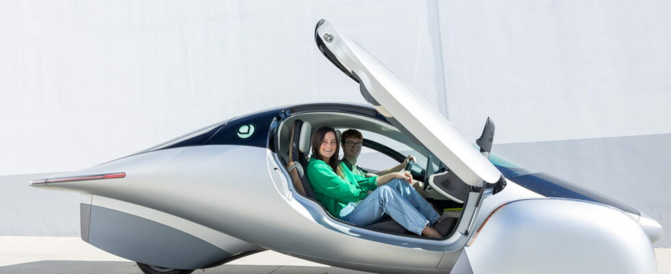 This electric car is not only distinguished by its futuristic