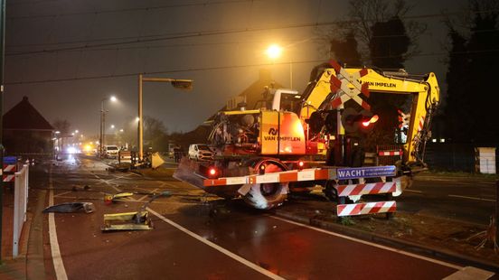 Train rams stalled excavator in Bunnik no trains until tomorrow