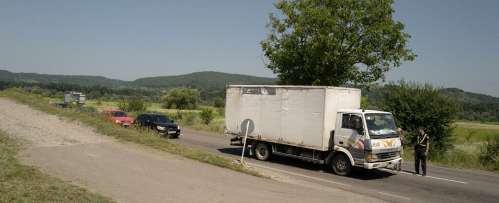 Ukraine a vast police operation launched against those resisting the