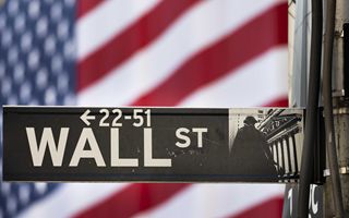 Wall Street in red Job Report USA distances rate cuts