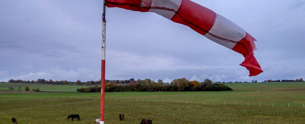 Weather which departments are on orange alert for wind