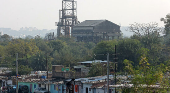 behind the decontamination of the toxic site of Bhopal anger