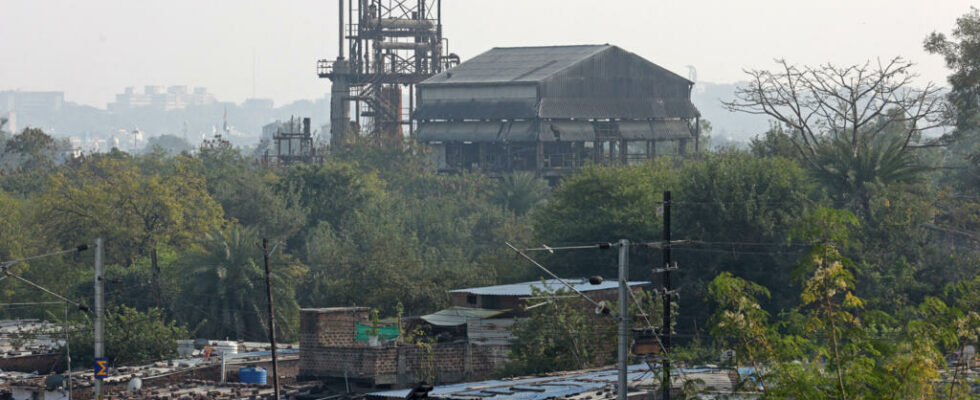 behind the decontamination of the toxic site of Bhopal anger