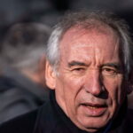 to stay Bayrou forced to negotiate support from the PS