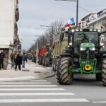 will there be tractors in Paris on Monday