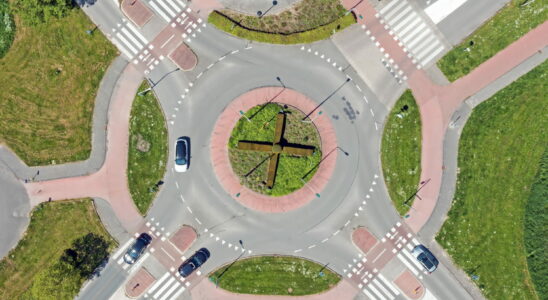 A new type of roundabout has just appeared on French