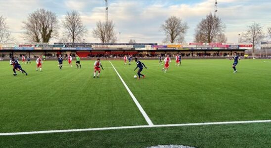 Amateur football IJsselmeervogels on threshold period title Domper for GVVV