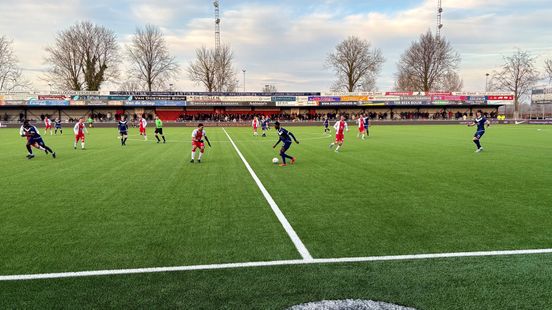 Amateur football IJsselmeervogels on threshold period title Domper for GVVV