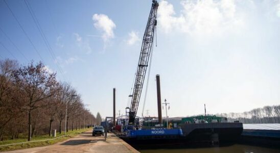 Amsterdam Rijnkanaal free for shipping after being blocked