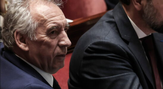 Bayrou impassive but weakened Macron assures that the Prime Minister