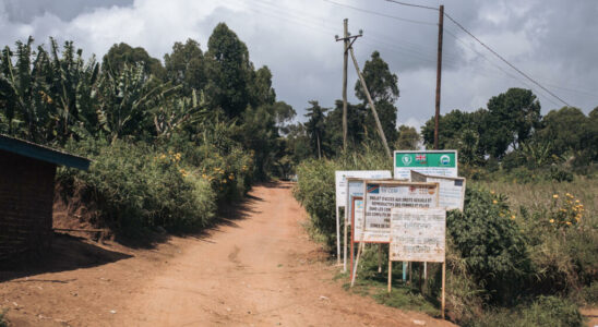 DRC Uganda and Congolese chiefs of staff meet to coordinate