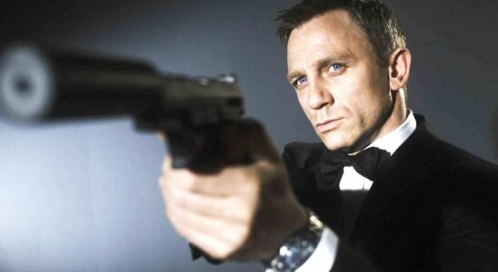 Daniel Craig reacts to Bond takeover by Amazon and ignores 007