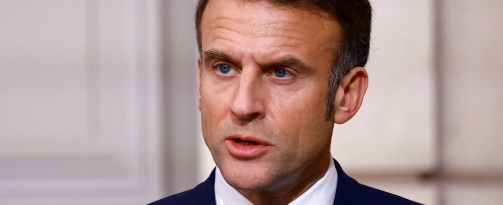 Emmanuel Macron calls for economic patriotism LExpress