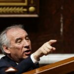 Francois Bayrou announces that he will resort to 493