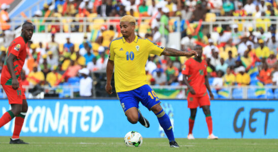 Gabonese international Mario Lemina leaves Wolverhampton for Galatasaray