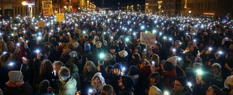 Germany massive mobilization against the alliance between the right and