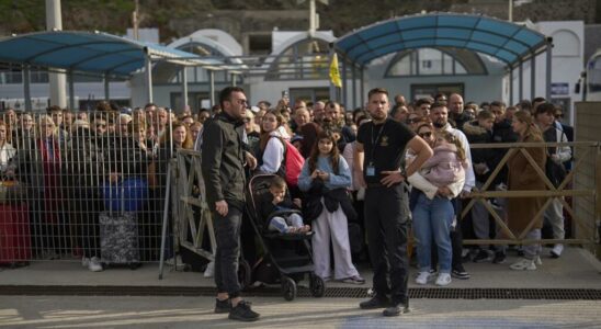 Greece Thousands of inhabitants flee the island of Santorini struck