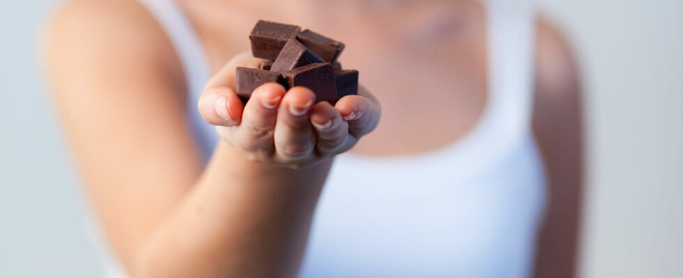 How many squares of dark chocolate per day