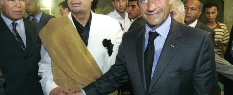 Libyan financing Sarkozy its electronic bracelet and the small notebooks