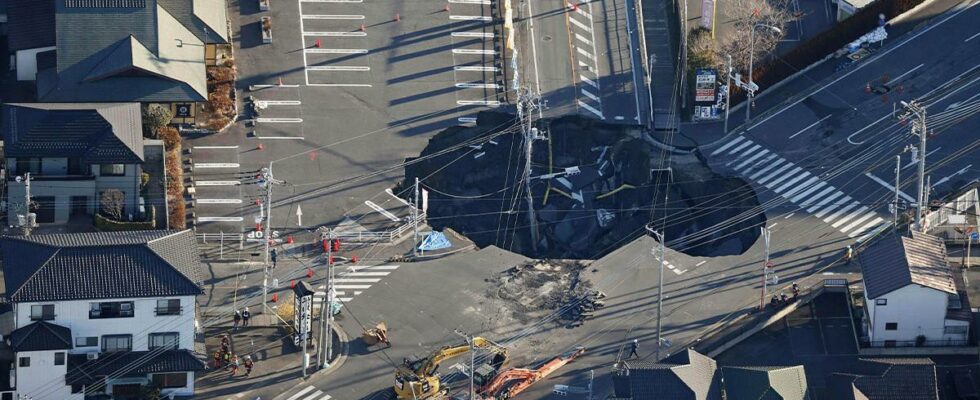 Man stuck in gulf holes in yashio in japan for