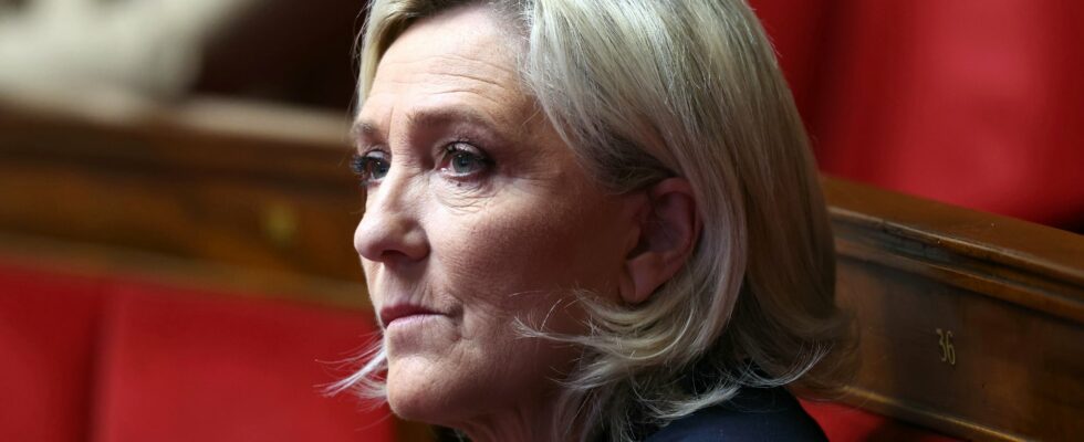 Marine Le Pen wants a referendum on soil law