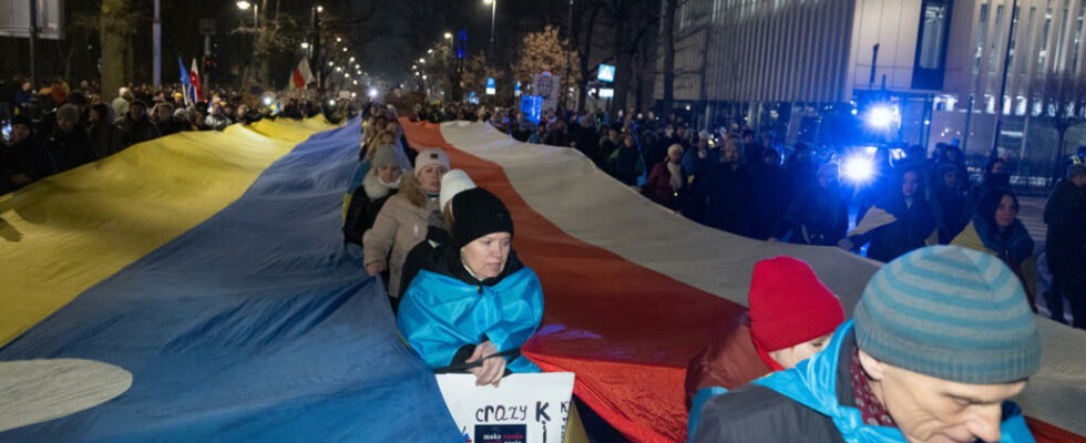 Poland Several hundred people demonstrate in Warsaw in support of