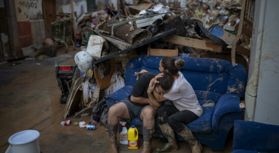 Spain 25000 foreigners assigned by floods in the Valence region