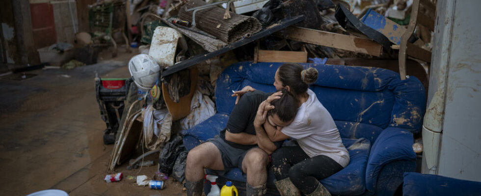 Spain 25000 foreigners assigned by floods in the Valence region