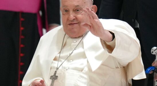 The Pope has double sided pneumonia latest news