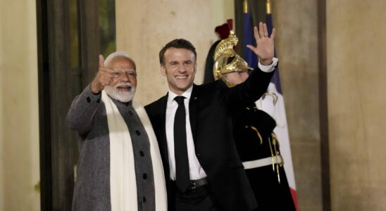 The proximity between Macron and the Indian president questions