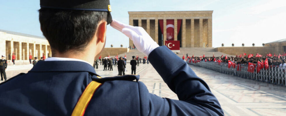 Turkiye eight soldiers who have been sent from the army