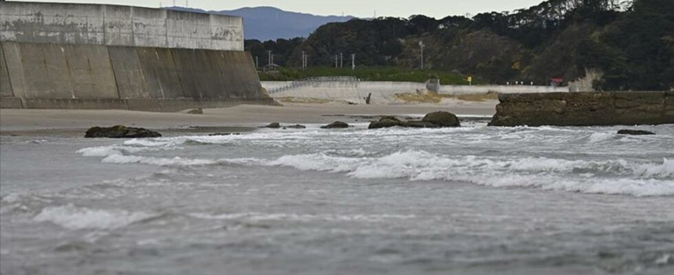 Acidic waste flowed into the river Approximately 50 million liters