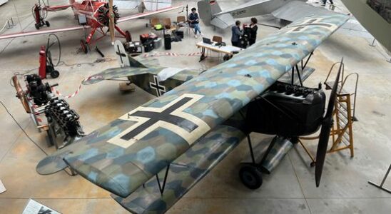 Antique Fokker Dubbeldekker from German Farers Barn returns to the Netherlands