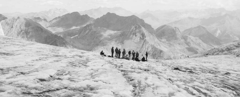 At the bedside of the Ossoue glacier