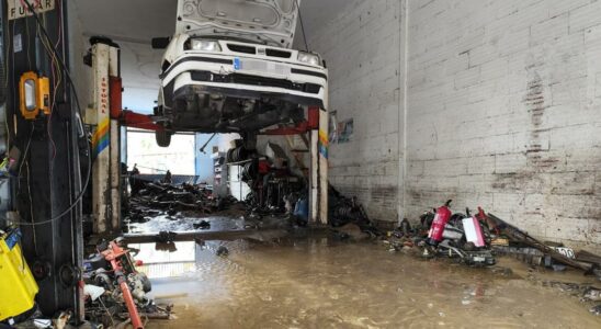 Flood disaster in Spain 2 people lost their lives hundreds